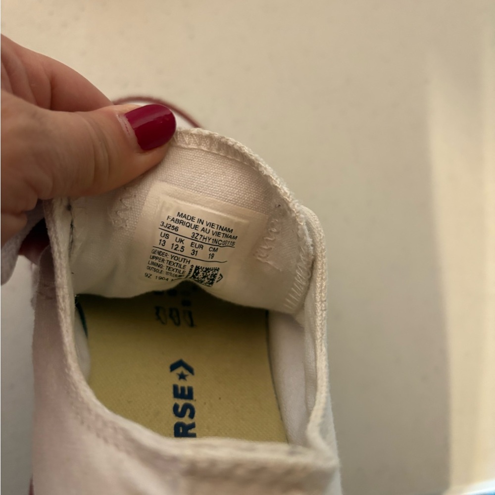 Classic white Converse - Picture 4 of 4